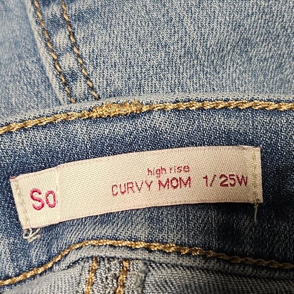 SO High Rise Curvy Mom Jeans Womens Size 1 Light Wash Ripped Denim Pants Juniors - Picture 6 of 6